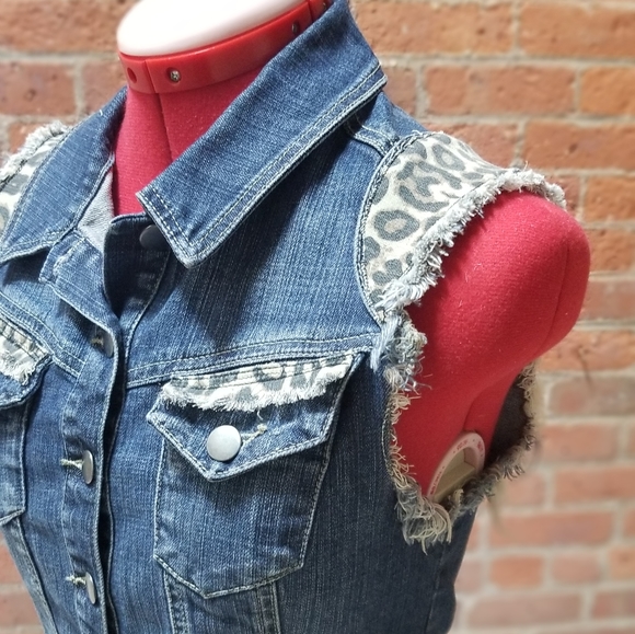 reFabjack denim vest with leopard denim trim - Picture 5 of 8
